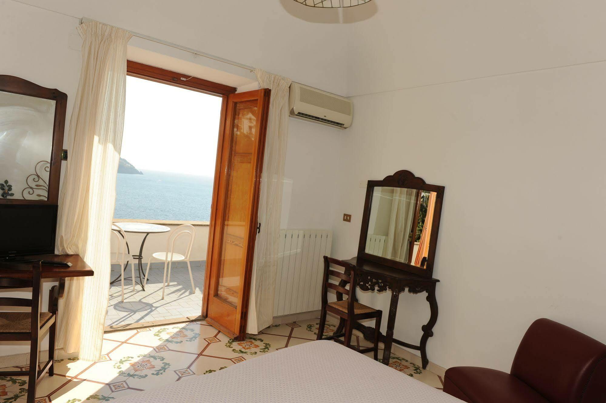 Hotel Dimora Fornillo Ποζιτάνο Εξωτερικό φωτογραφία